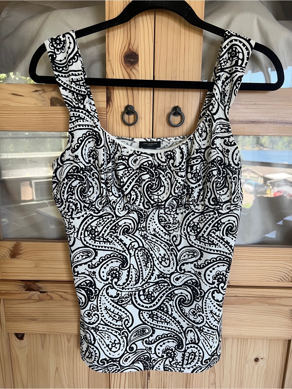 Ann Taylor Black & White Paisley Scoop Tank